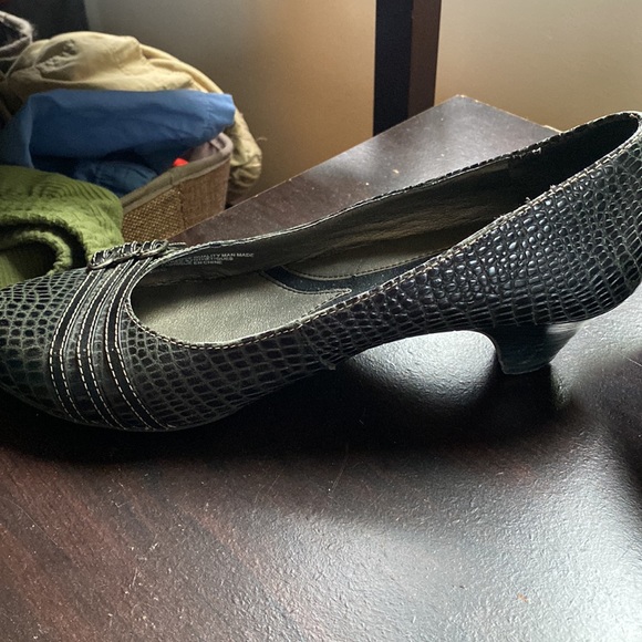 Charcoal embossed leather chunky heel - Picture 2 of 5